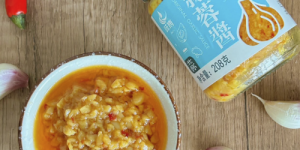 尚赢调味品重磅推出“味博蒜蓉酱”，引领夏日蒜蓉美食新风尚——精选山东紫皮大蒜，慢火熬制，双味可选，解锁蒜蓉自由——