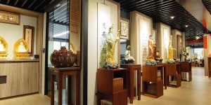 两岸布局，服务十方：宝华佛具的品牌布局与便民服务