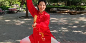 任玲荣获拾遗传承“杨式太极拳非物质文化遗产传承人”称号