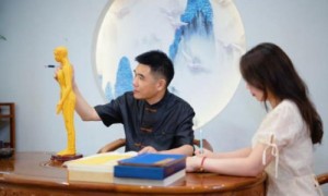 牛源明荣获拾遗传承“牛氏经筋根结疗法非物质文化遗产国际推广使者”称号