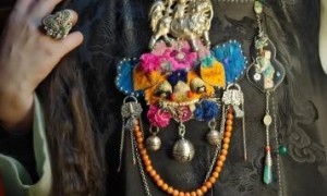 张玉芳荣获拾遗传承“传统刺绣（老绣）收藏与修复创新技艺非物质文化遗产传承人”称号